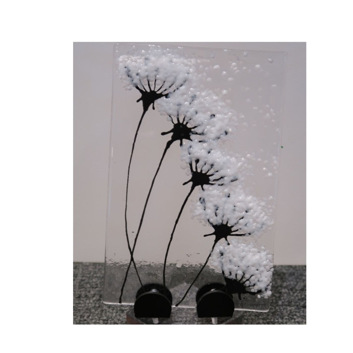 Art Glass Queen Anne's Lace With Stand